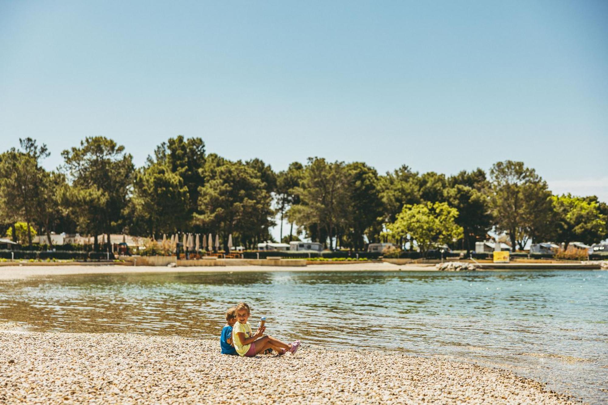 Maistra Camping Valkanela Pitches Funtana Exterior photo